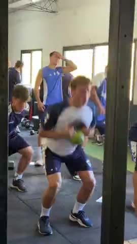 Plantel con medicine balls