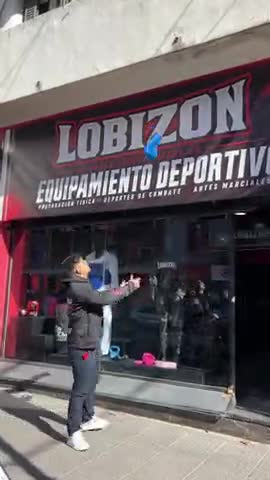 El local